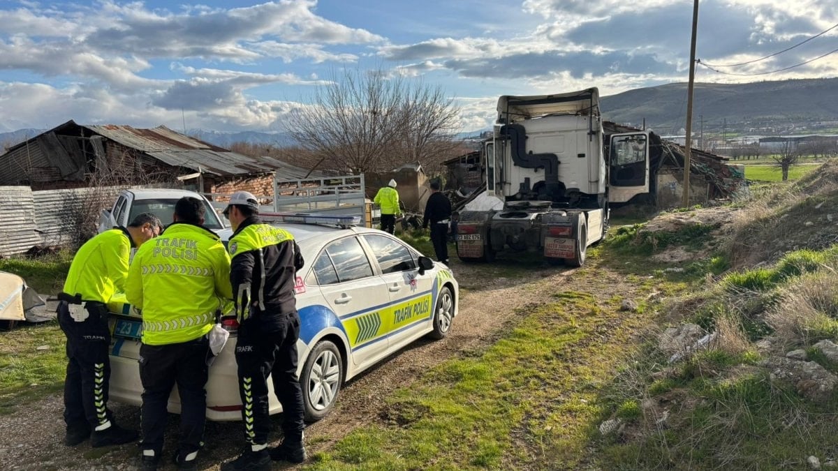 Elazığ'da 'dur' ihtarına uymayan alkollü sürücüye 450 bin lira ceza uygulandı