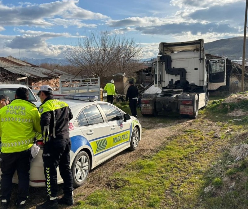 Elazığ'da 'dur' ihtarına uymayan alkollü sürücüye 450 bin lira ceza uygulandı