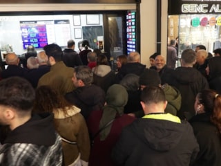 Altın düşer düşmez Kapalıçarşı’ya akın: Kuyruklar oluştu, talep patladı