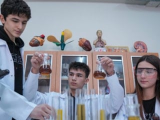 İzmirli liselilerden su kirliliğine yapay zekâlı çözüm