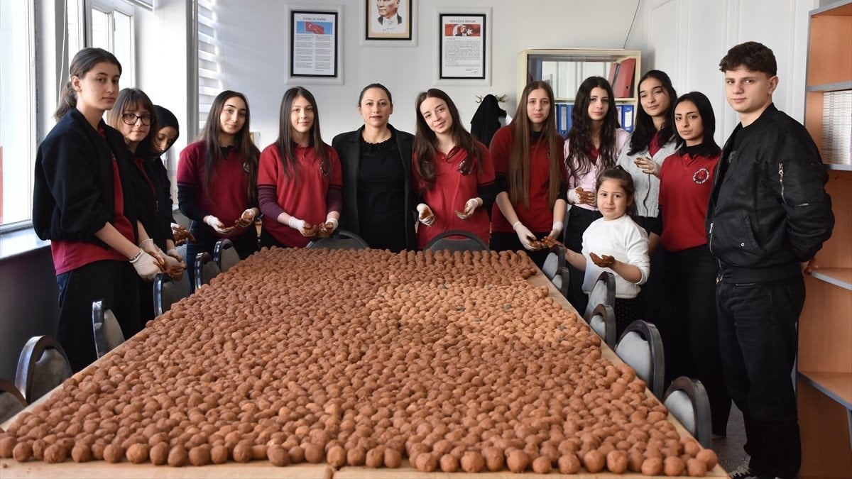 Trabzonlu öğrencilerden doğaya umut: 20 bin tohum topu hazırlandı