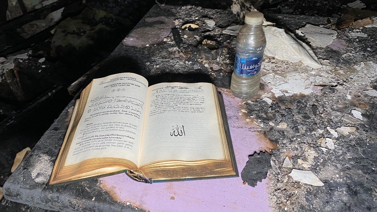 Çorum'da gecekondu alevlere teslim oldu: Evden çıkan tek sağlam şey Kur'an-ı Kerim oldu