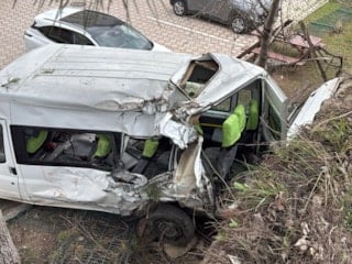 Samsun’da kontrolden çıkan kamyon 4 araca çarptı: 19 yaralı