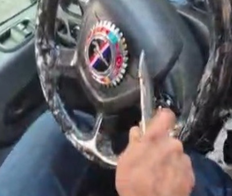 İzmir’de minibüste taciz iddiası bıçaklı kavgaya dönüştü