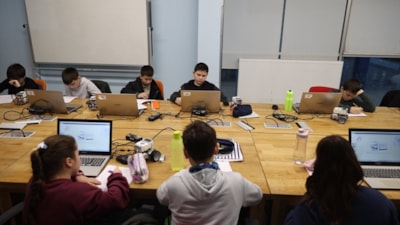 Edirne’de gençler, robotik kodlama ve yapay zeka ile geleceğe hazırlanıyor