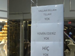 Kuyumcuların izdiham çözümü: Camına 'Vallahi billahi yok' yazdı