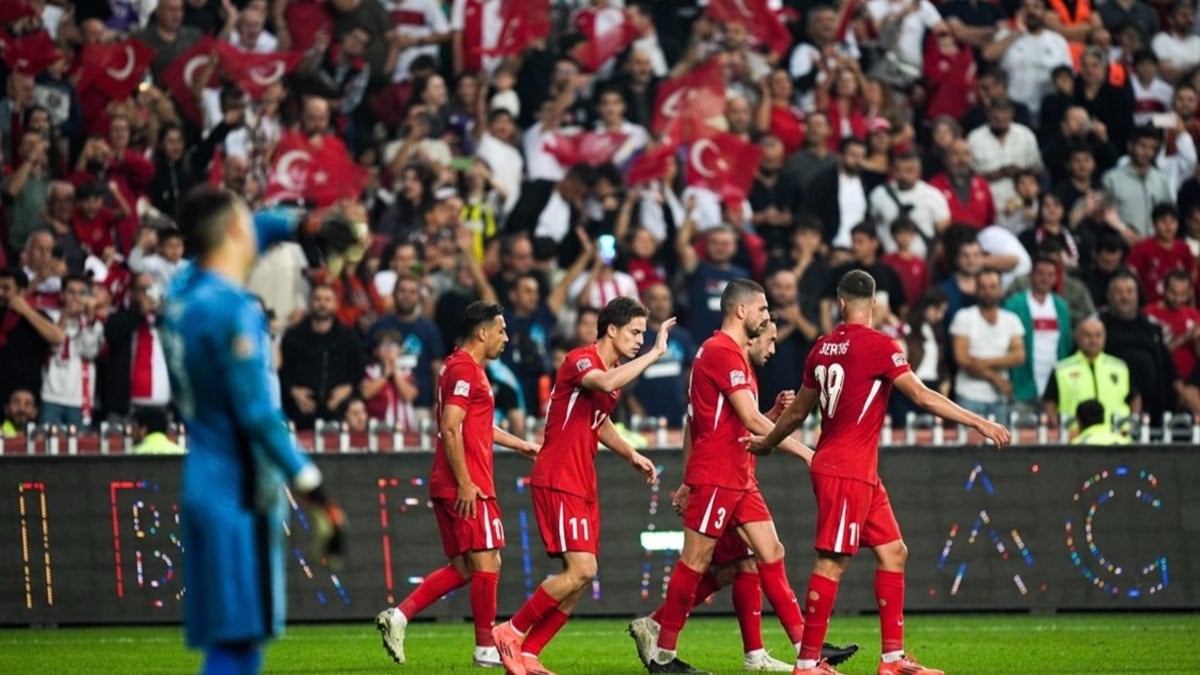 Vincenzo Montella'dan oyunculara Romanya uyarısı