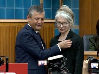 Emine Ülker Tarhan, CHP'ye geri döndü