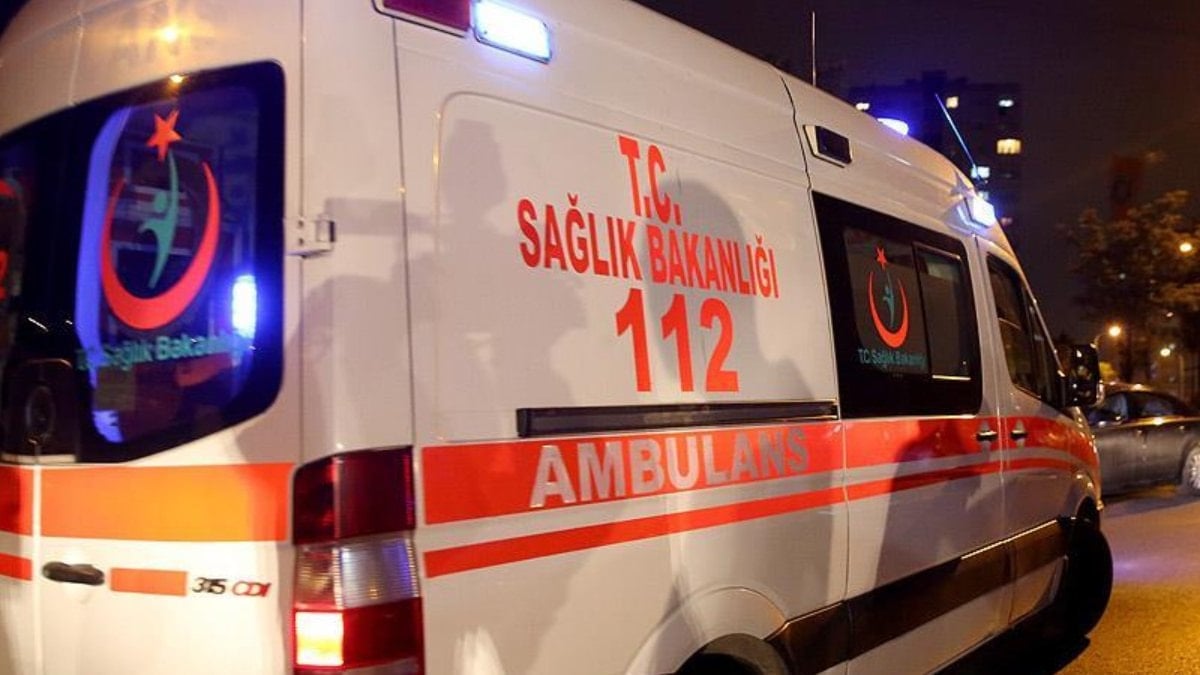 Antalya'da park halindeyken hareket eden aracın altında kalan çocuk öldü