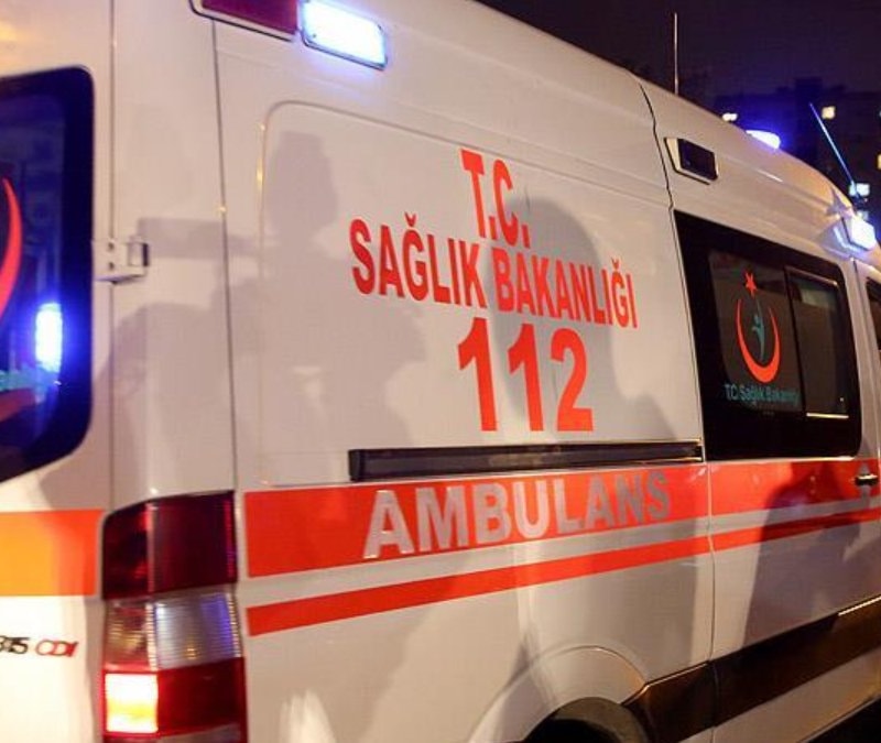 Antalya'da park halindeyken hareket eden aracın altında kalan çocuk öldü