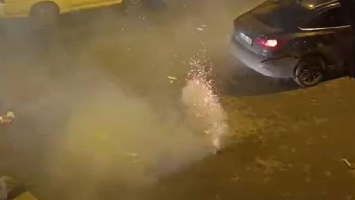 İstanbul'da havai fişekli kutlamada ortalık birbirine girdi: O anlar kamerada