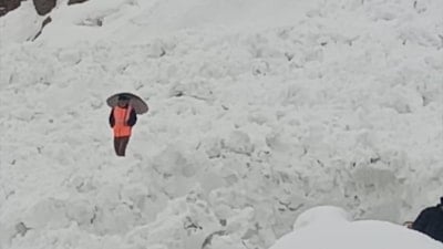 Şırnak-Hakkari kara yolunda çığ alarmı