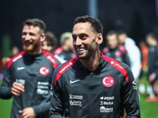 Hakan Çalhanoğlu yıllar sonra Kenan Sofuoğlu'yla olan yazışmasını anlattı