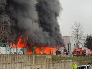 Trabzon’da fındık fabrikası deposunda yangın