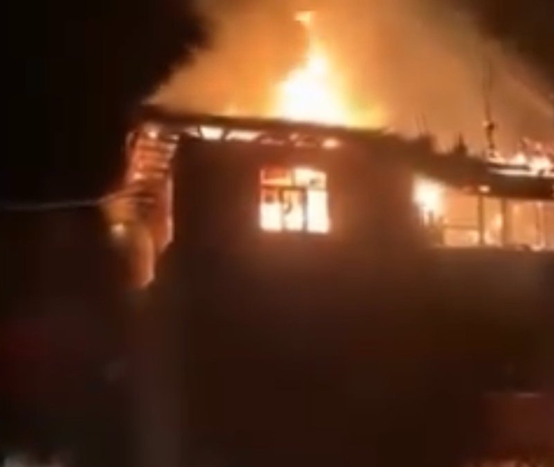 Çankırı'da alevlere teslim olan ev küle döndü