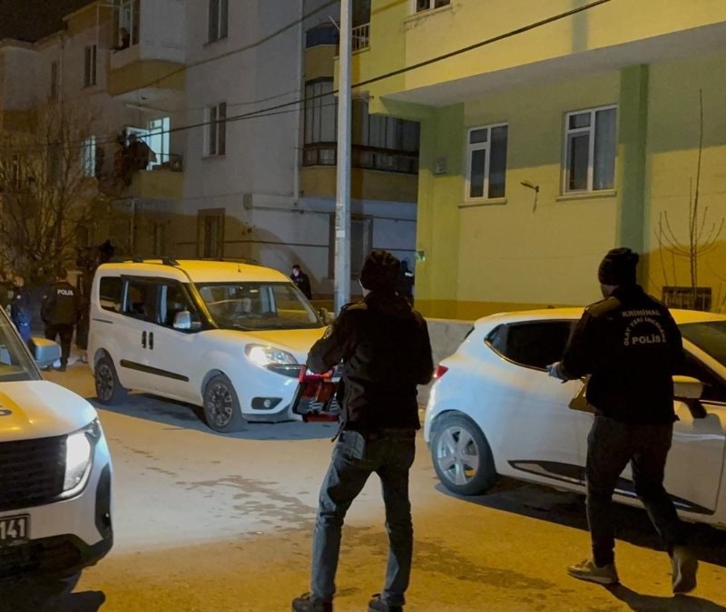 Kayseri'de kurşunlanan evde anne-oğul yaralandı