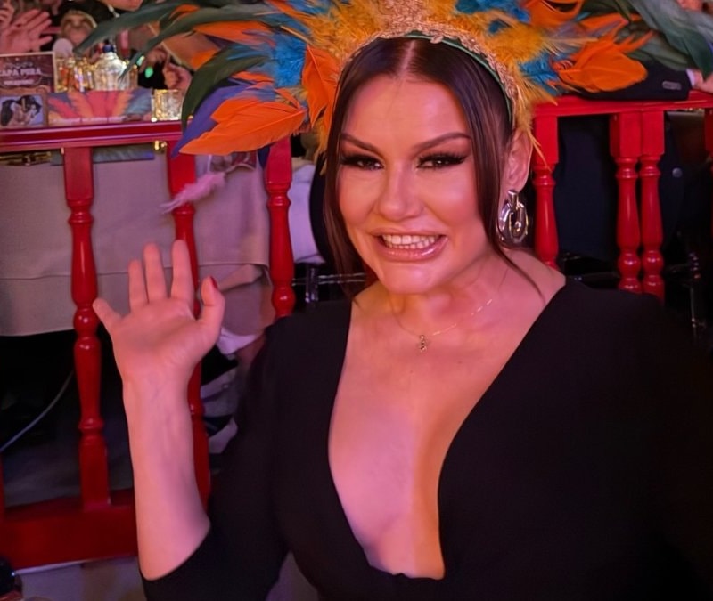 Deniz Seki 'Doyamadım' şarkısını kime yazdığını açıkladı