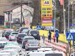 Almanlar ucuz akaryakıt için Polonya'ya akın ediyor