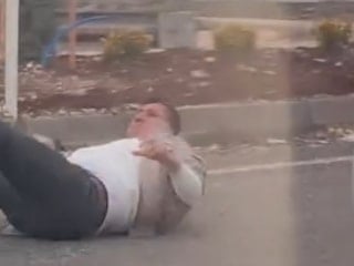 Diyarbakır'da trafikte tekmeli tokatlı yol verme kavgası