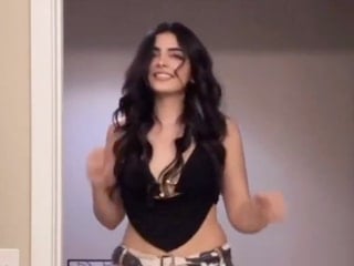 Trump dansı ile ünlenen İranlı Moone Rahimi, kuzeninin öldürüldüğünü açıkladı