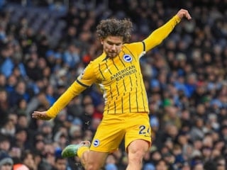 Manchester United, Ferdi Kadıoğlu'nun peşinde