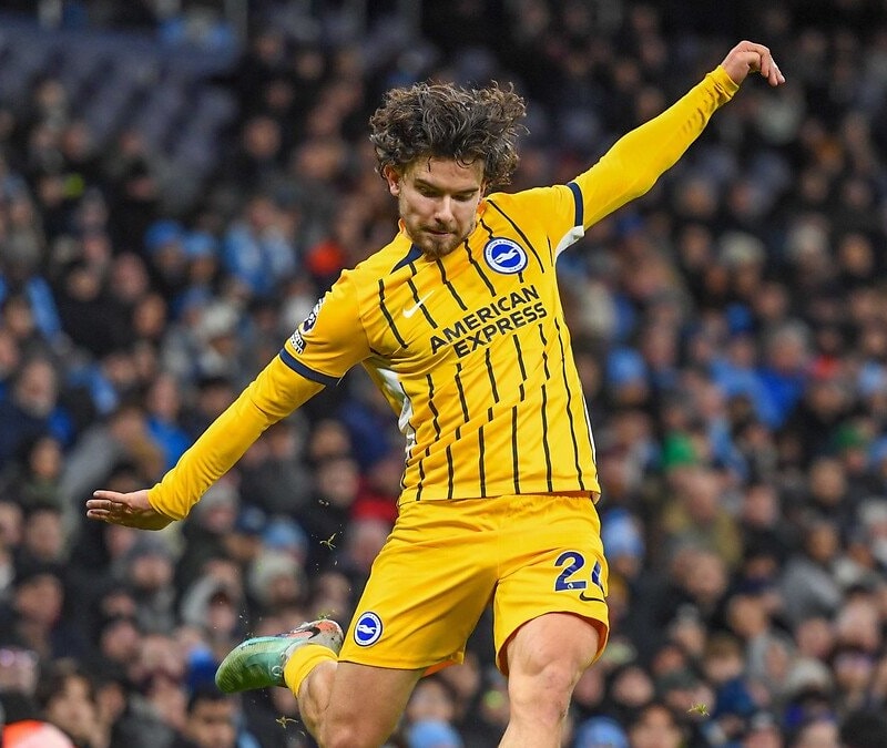 Manchester United, Ferdi Kadıoğlu'nun peşinde