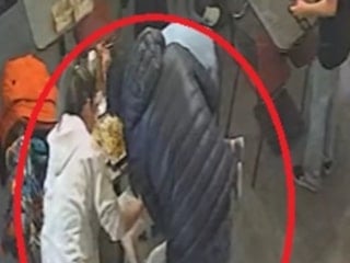 Kayseri'de restoran sahibi, nefes borusuna yiyecek kaçan bebeği Heimlich manevrasıyla kurtardı