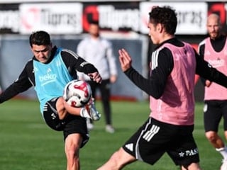 Fenerbahçe hazırlıkları! Beşiktaş, günün ikinci idmanını yaptı
