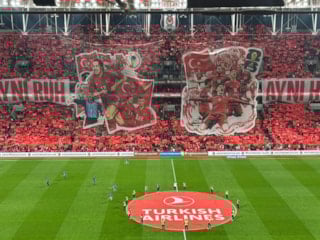 Türkiye - Romanya maçı öncesinde koreografi: Aynı ruh, aynı hava