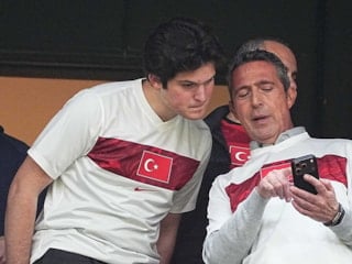 Ali Koç ve oğlu, Türkiye - Romanya maçına geldi