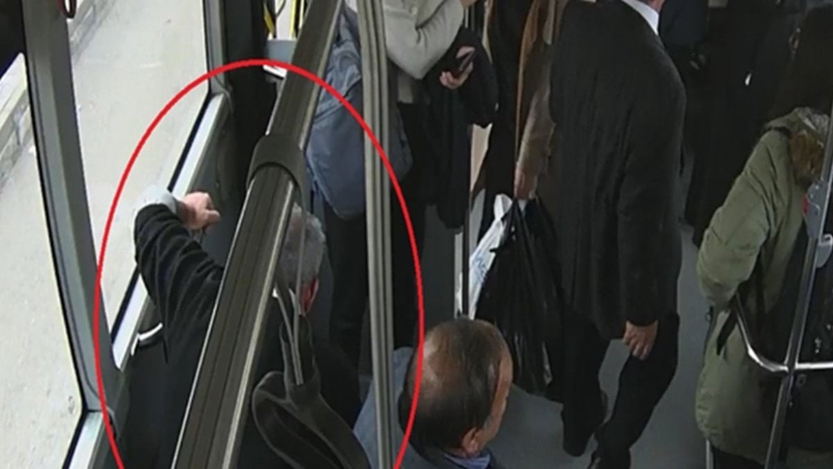 Elazığ'da otobüs şoförü rahatsızlanan yolcuyu hastaneye yetiştirdi