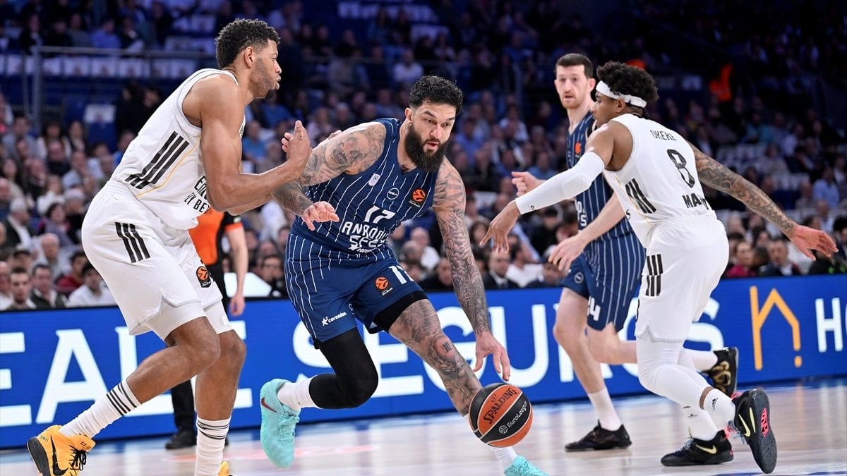 Anadolu Efes deplasmanda Real Madrid'e kaybetti