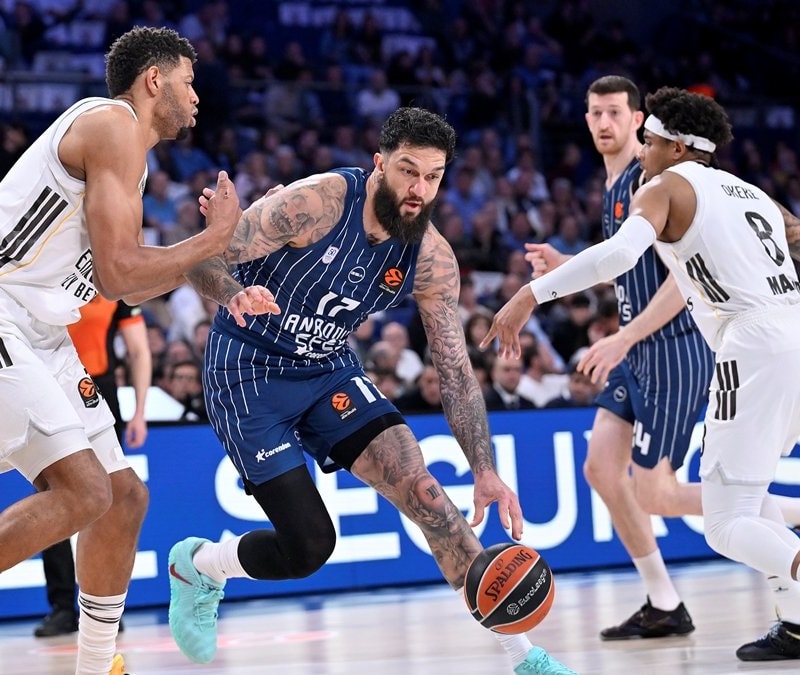 Anadolu Efes deplasmanda Real Madrid'e kaybetti