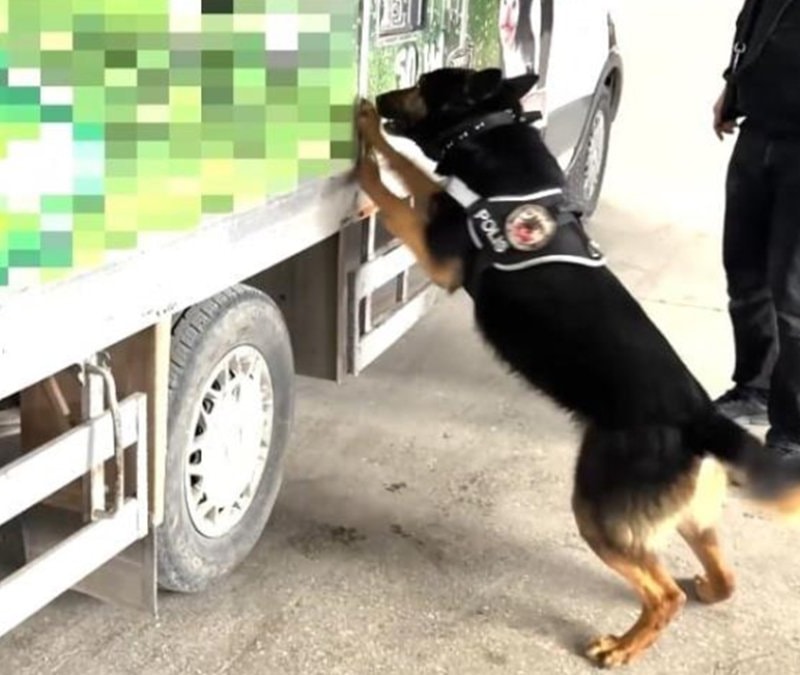 Van'da kamyonette 90 kilo uyuşturucu bulundu