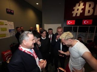 Cumhurbaşkanı Erdoğan, A Milli Futbol Takımı'nı kutladı