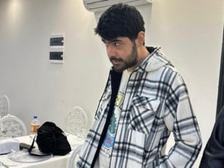 Hatay'da evden çıkmayan Barış, 25. yaşına bilgisayar başında girdi