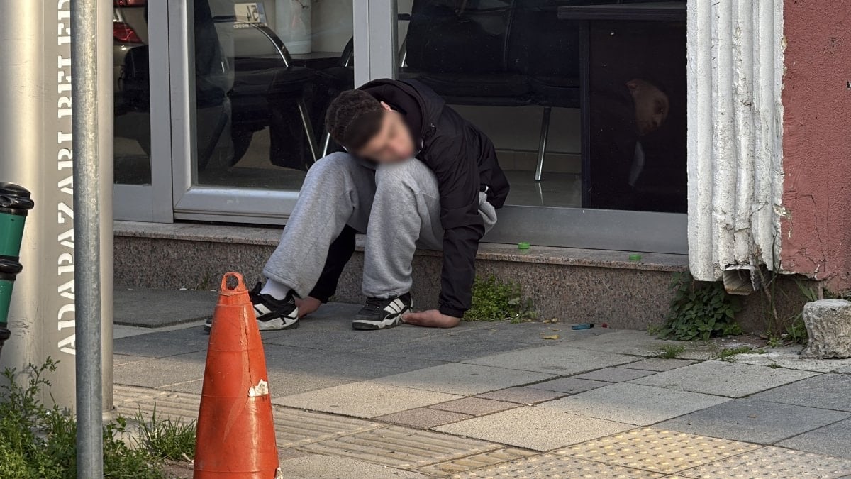 Sakarya madde etkisindeki genç kendinden geçti, ambulansı görünce kaçtı