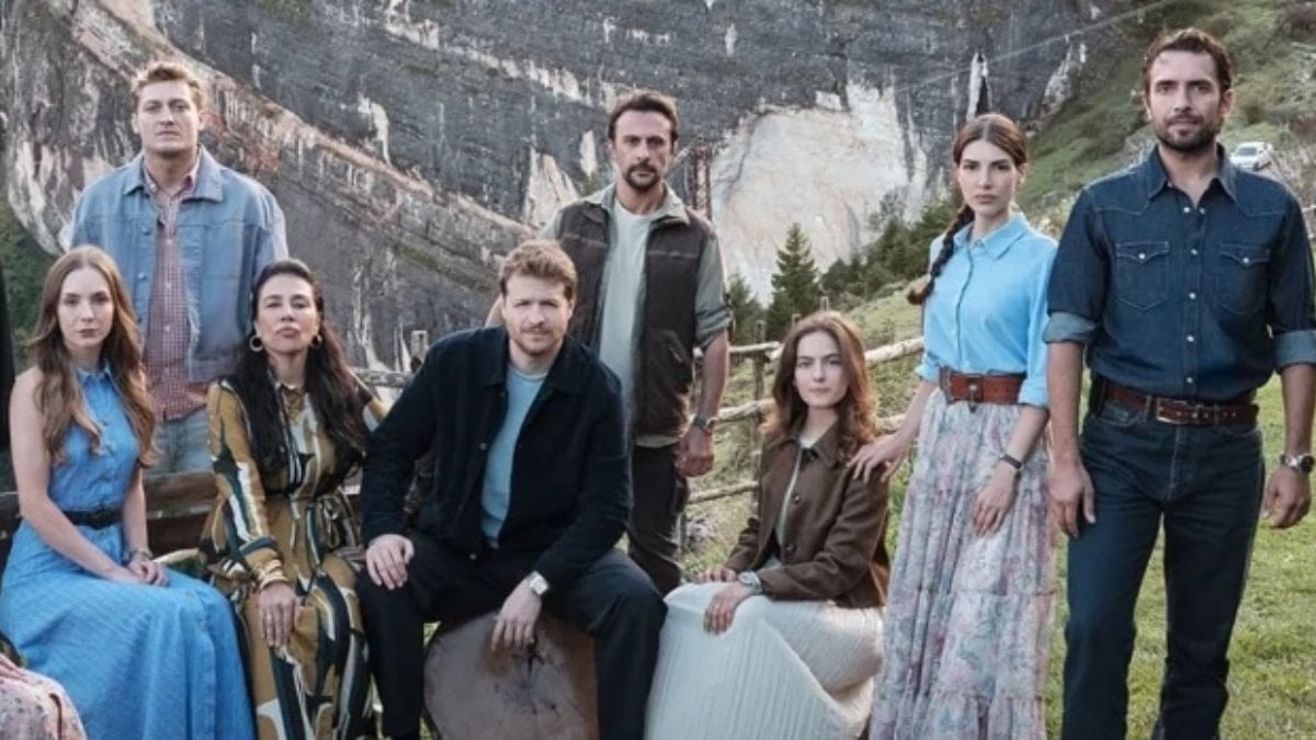 Taşacak Bu Deniz'den izleyicilere kritik uyarı: "İtibar etmeyin"