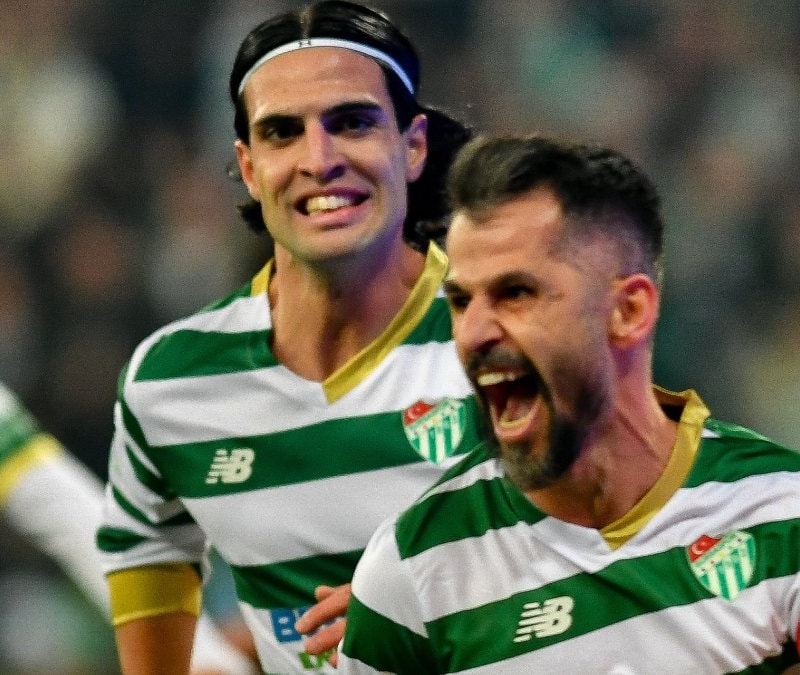 Bursaspor ve Batman Petrolspor 1. Lig'e çıkmaya yakın