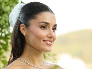 Hande Erçel, Türkiye'ye döndü: Uyuşturucu testi için örnek verdi