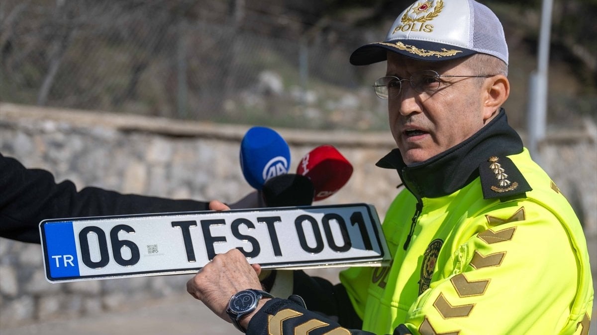 EGM yetkililerinden 'APP plaka' uyarısı: Araç tescil plakalarında standartlara uyma zorunluluğu