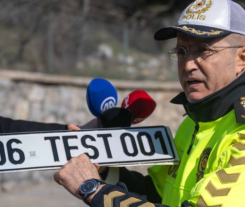 EGM yetkililerinden 'APP plaka' uyarısı: Araç tescil plakalarında standartlara uyma zorunluluğu