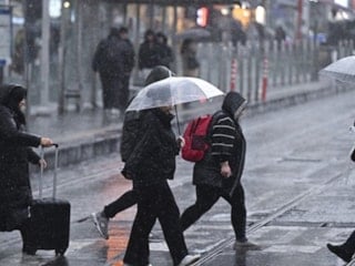 İstanbul için saat verildi: Şemsiyeleri hazırlayın