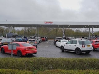 Küresel enerji krizi derinleşiyor: Akaryakıt kuyrukları uzadı