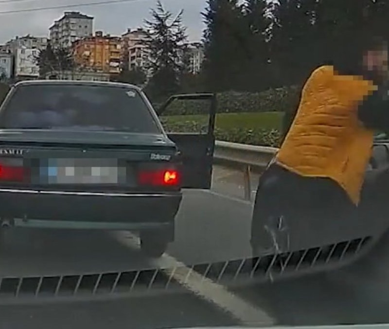 İstanbul'da trafik tartışmasında tokat atan şahsa 360 bin lira ceza