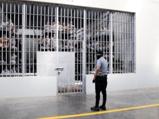 El Salvador'da suça sürüklenen çocuklara müebbet hapis yolu açıldı