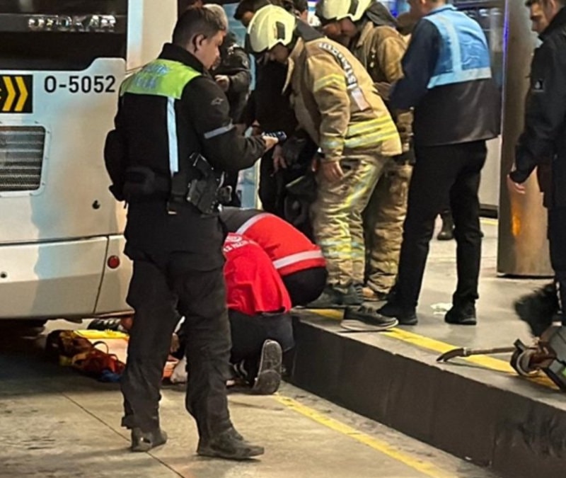 İstanbul Bahçelievler'de metrobüsün ayağını ezdiği kadın yaralandı