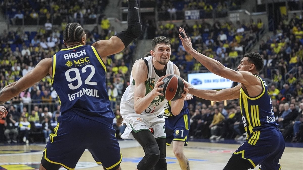 Fenerbahçe evinde Zalgiris'e yenildi