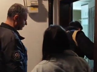 Ankara'da sosyal medyada tanıştıkları kişileri silahla tehdit edip para aldılar