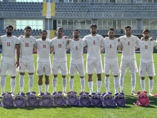 İran Milli Futbol Takımı'ndan, ölen çocuklar için 'çocuk sırt çantalı' mesaj